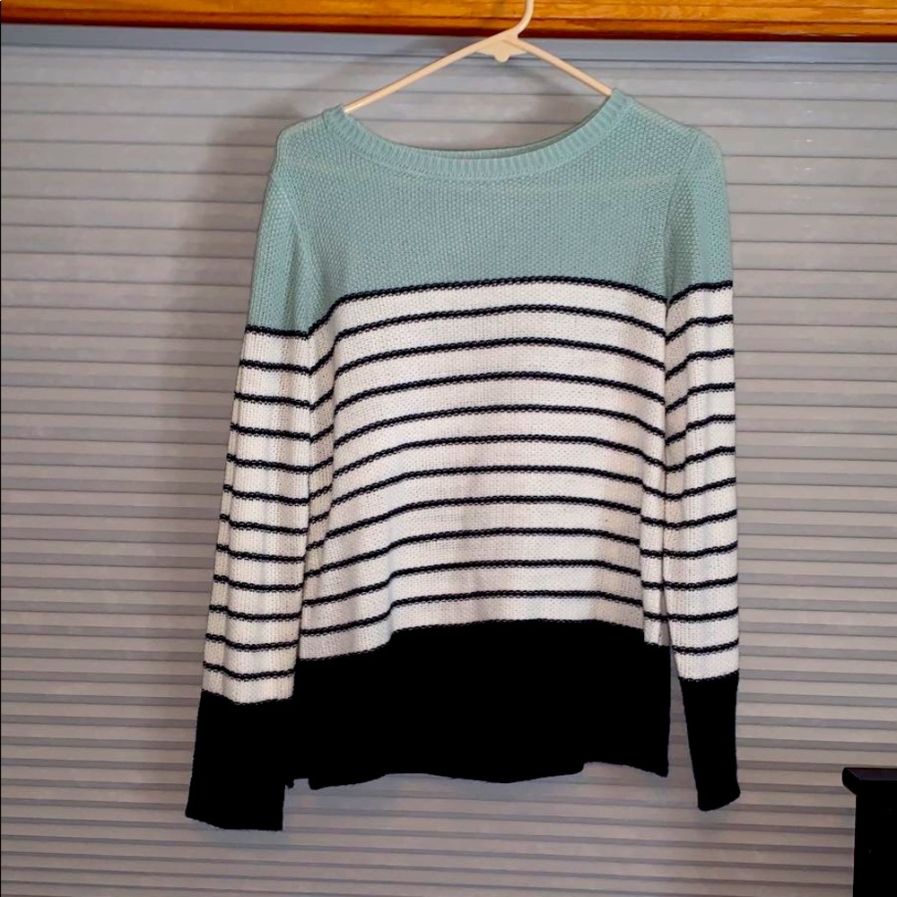 Sweater like long sleeve shirt